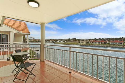 SALT Waterfront Apartment - Southport Accommodation 5