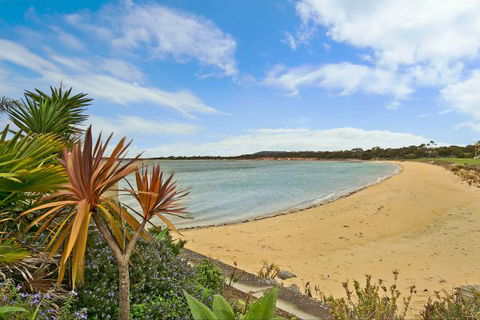 SALT Waterfront Apartment - Southport Accommodation 9