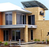 Strath Motel - Southport Accommodation