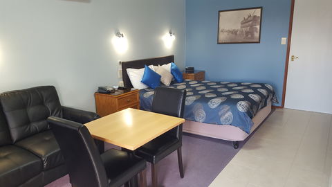 Sandstock Motor Inn - Accommodation Southport 3