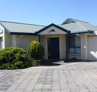 Robe Dolphin Court Apartments - Southport Accommodation
