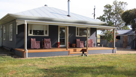Rabbiter's Hut - Southport Accommodation 0