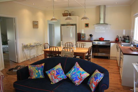 Rabbiter's Hut - Southport Accommodation 2