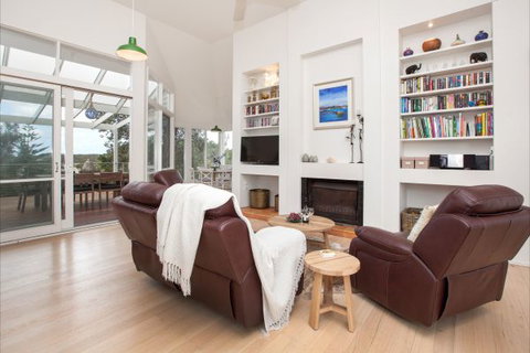 Buoys On Queens - Accommodation Southport 2