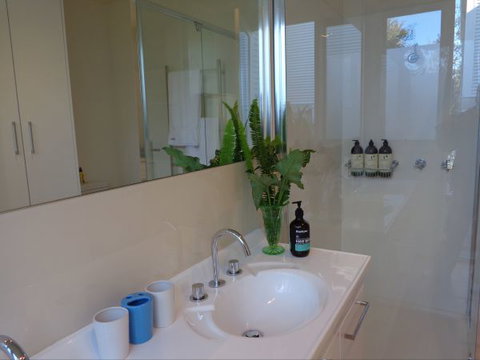 Buoys On Queens - Accommodation Southport 5