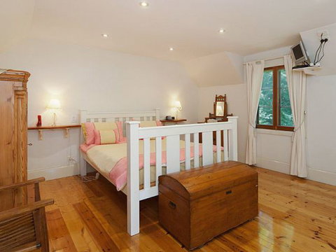 Aldgate Creek Cottage Bed And Breakfast - Accommodation Southport 4