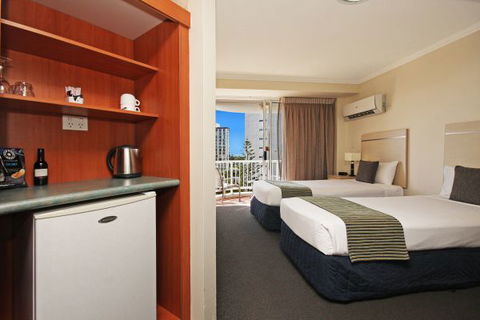 Alpha  Sovereign Hotel - Southport Accommodation 1