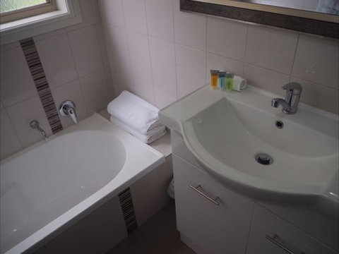 Bertha Street Serviced Apartments - Southport Accommodation 2