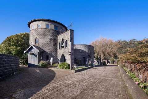 Castle Suites - Kryal Castle - Southport Accommodation 8