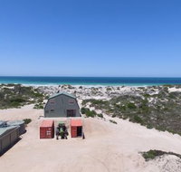 Fowlers Bay Beach House - Southport Accommodation
