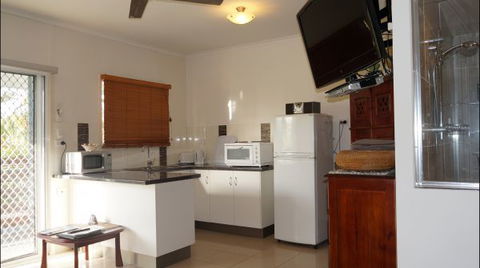 La Solana Holiday Apartments  - Mackay - Southport Accommodation 5