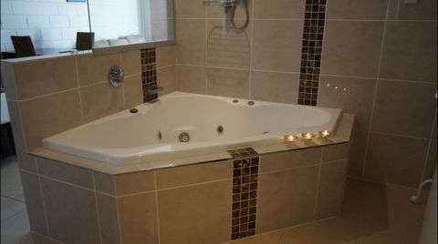 La Solana Holiday Apartments  - Mackay - Southport Accommodation 8