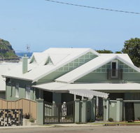 Merewether Beach House B and B - Accommodation Southport