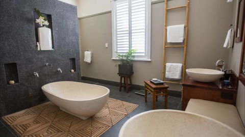 Merewether Beach House B And B - Accommodation Southport 2