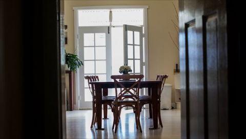 Merewether Beach House B And B - Accommodation Southport 3