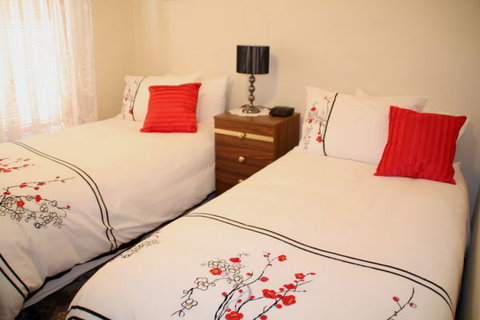 Sunset Retreat - Accommodation Southport 4