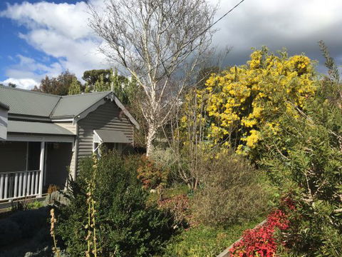 Valley View Cottage - Southport Accommodation 4