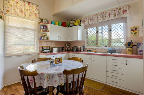 Albion Cottage - Southport Accommodation 8