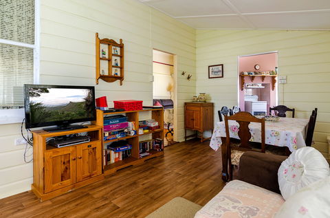 Albion Cottage - Southport Accommodation 9