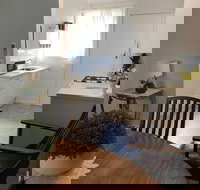 Annie's Hideaway - Southport Accommodation