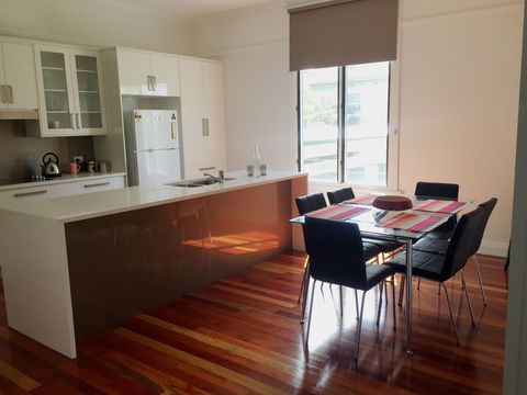 Ava House - Southport Accommodation 1