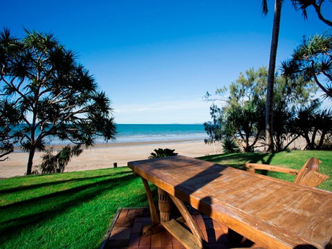 Beachfront Zilzie Holiday Home And Cottage - Southport Accommodation 1