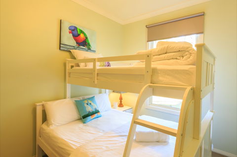 Country House Retreat - Southport Accommodation 7