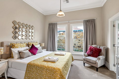 Grandview Accommodation - The Elm Tree Apartments - Accommodation Southport 2