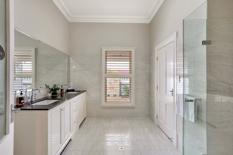 Grandview Accommodation - The Elm Tree Apartments - Accommodation Southport 8