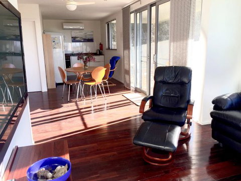 Sunrise On Falie - Accommodation Southport 0