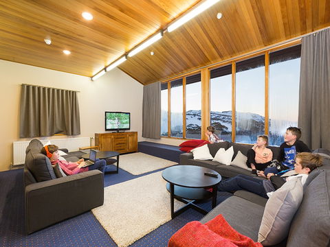 Valhalla Perisher - Southport Accommodation 7