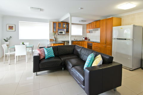 Wynnum Bayside Apartments - Southport Accommodation 7
