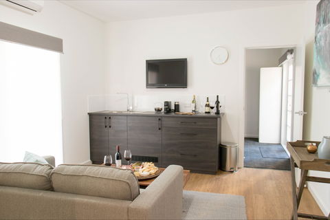 A Coonawarra Experience - Southport Accommodation 3
