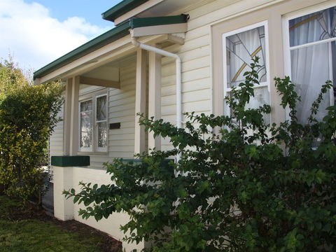 Amy Cottage - Southport Accommodation 1