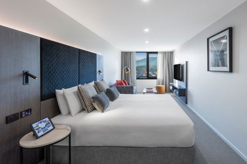 Deco Hotel Canberra - Southport Accommodation 1