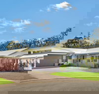 Lakeside Lodge Lake Cathie - Accommodation Southport