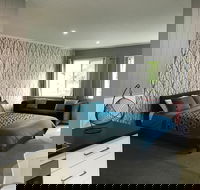 Ravenscroft Cottage - Southport Accommodation