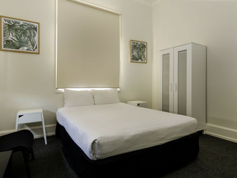The Waterloo Bay Hotel - Southport Accommodation 4
