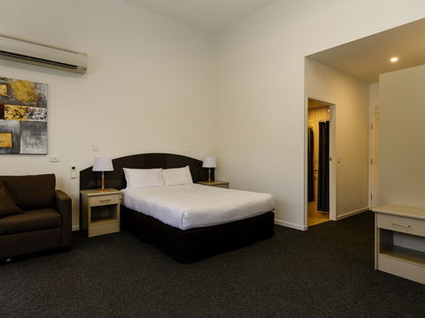 The Waterloo Bay Hotel - Southport Accommodation 6