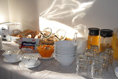 Airlie House Motor Inn - Southport Accommodation 2