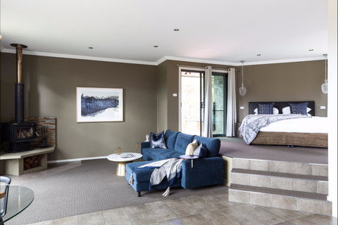 Alure Stanthorpe - Southport Accommodation 0
