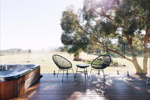 Alure Stanthorpe - Southport Accommodation 1