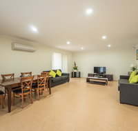 Glenn Moore Accessible Accommodation  Units - Southport Accommodation