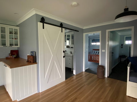 Riverside Park Cottage - Accommodation Southport 1