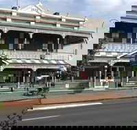 Thunderbolt Inn aka The Bottom Pub - Accommodation Southport