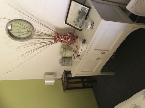 Anderl's Beach Cottage - Southport Accommodation 0