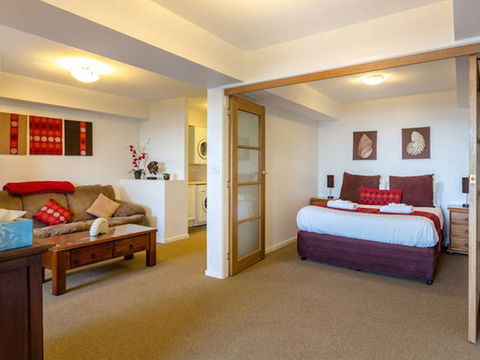 Beach Apartments - Southport Accommodation 2