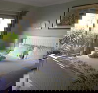 Cascade Cottages - Southport Accommodation