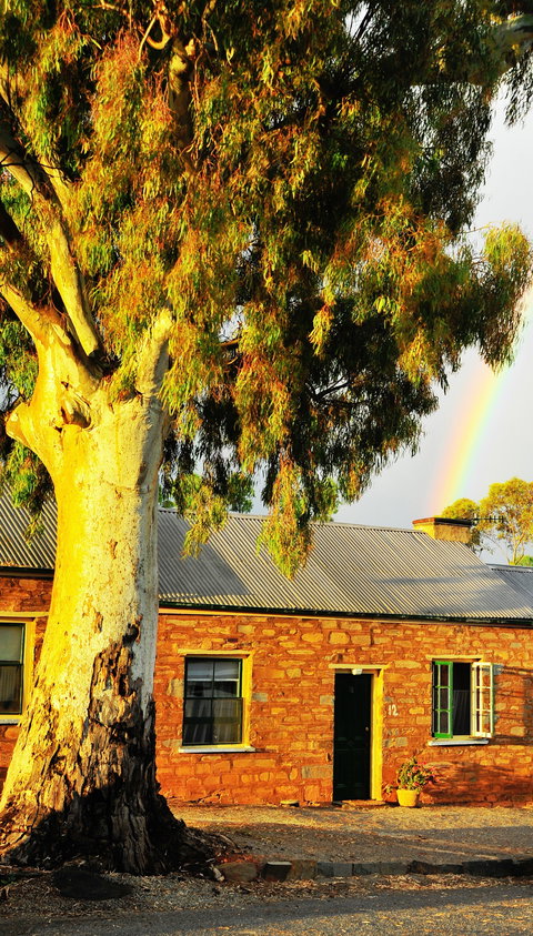 Emma Tiver Heritage Cottage - Accommodation Southport 0