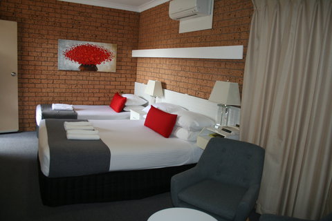 Golden Harvest Motor Inn Moree - Southport Accommodation 0